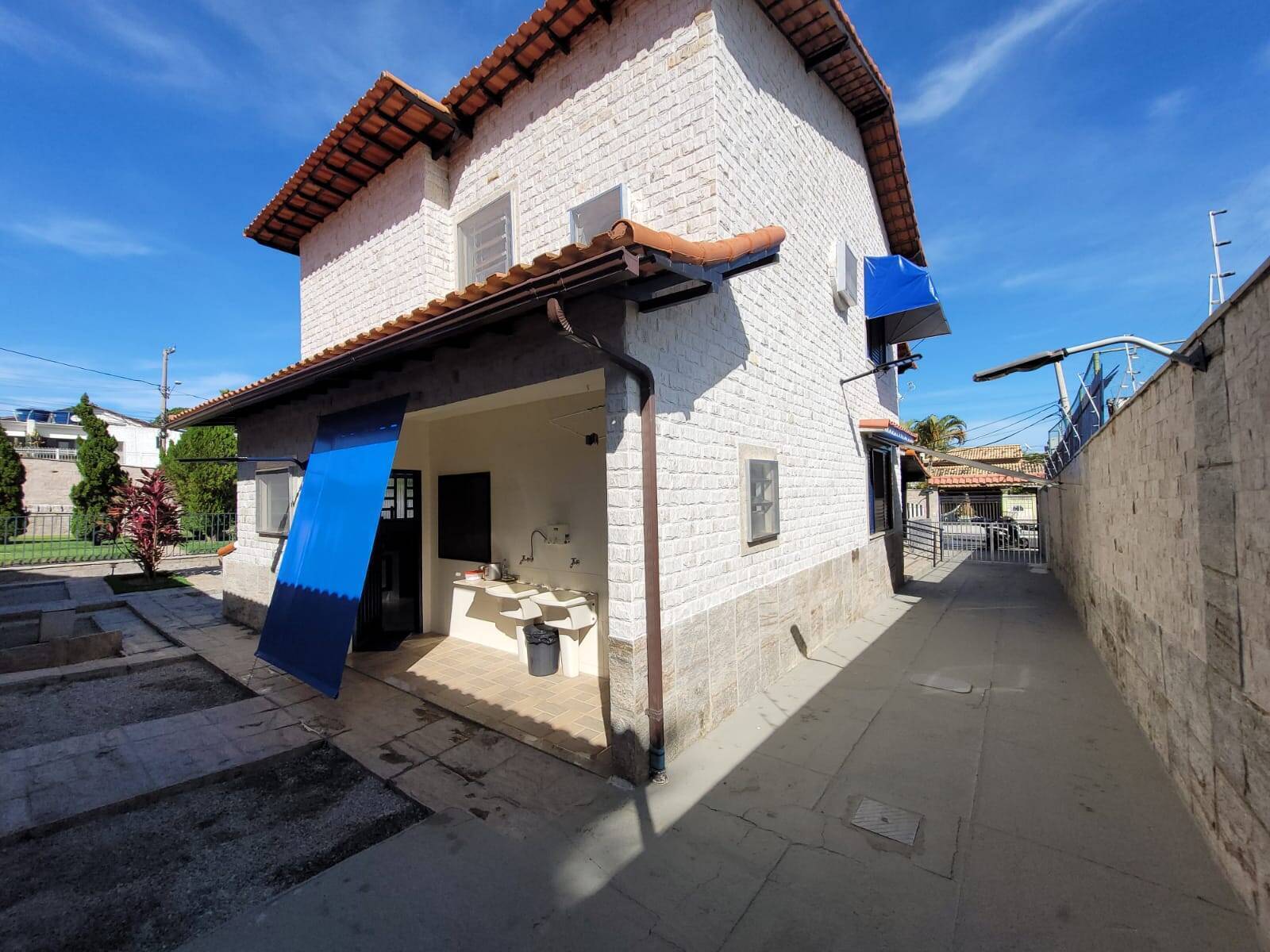 Casa à venda com 4 quartos, 200m² - Foto 1