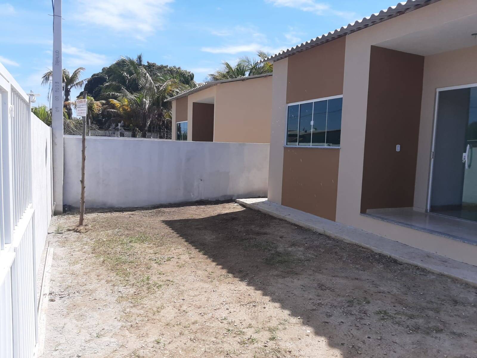 Casa à venda com 2 quartos, 62m² - Foto 1