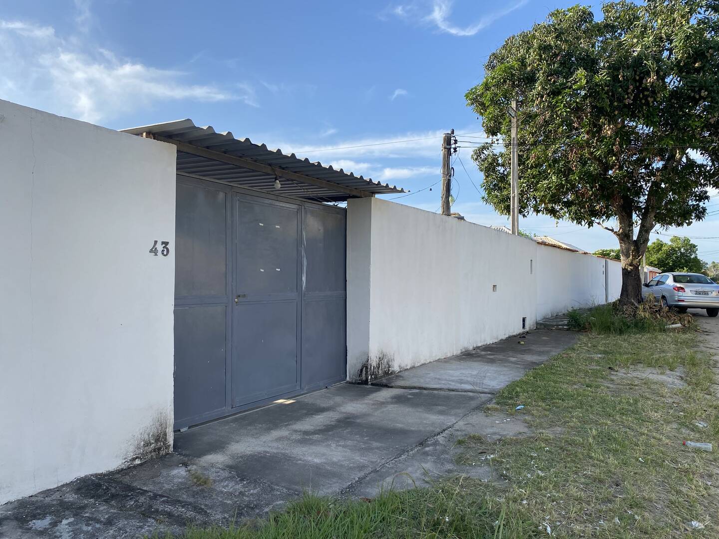 Casa à venda com 3 quartos, 100m² - Foto 1