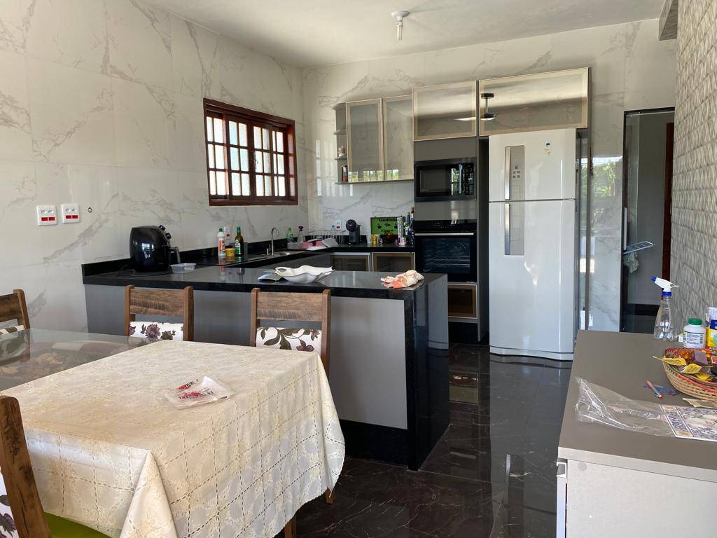 Casa à venda com 2 quartos, 360m² - Foto 2