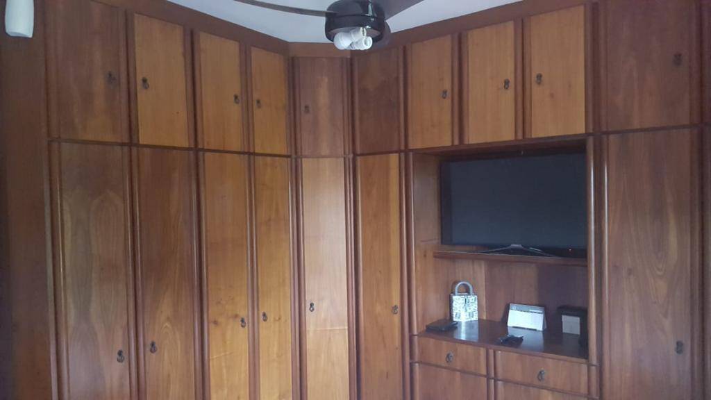 Casa à venda com 3 quartos, 340m² - Foto 13