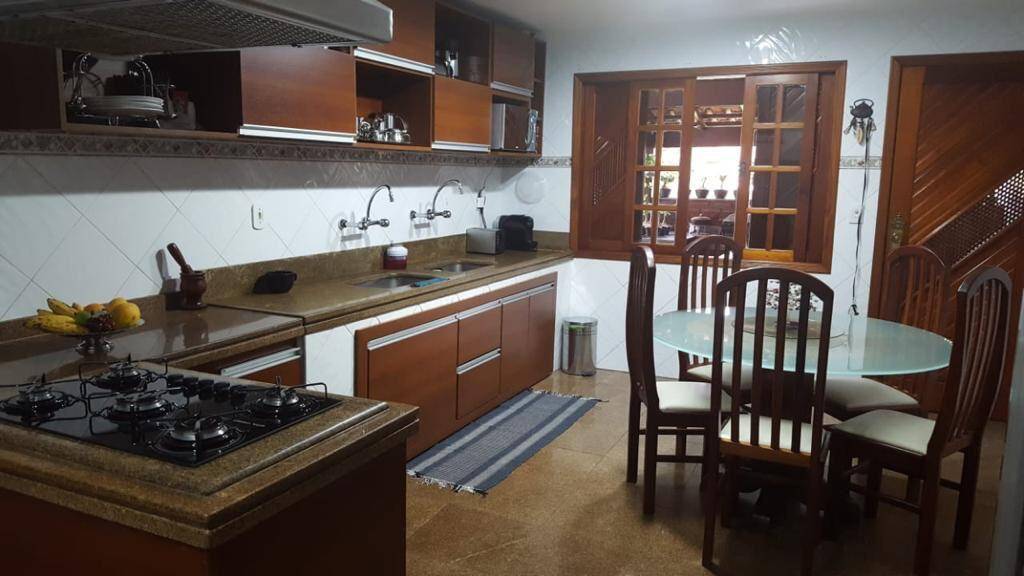 Casa à venda com 3 quartos, 340m² - Foto 18