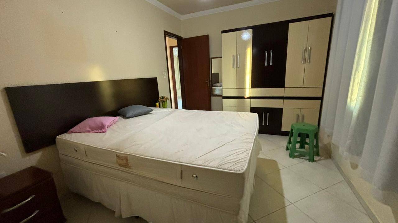 Casa para alugar com 3 quartos, 200m² - Foto 4