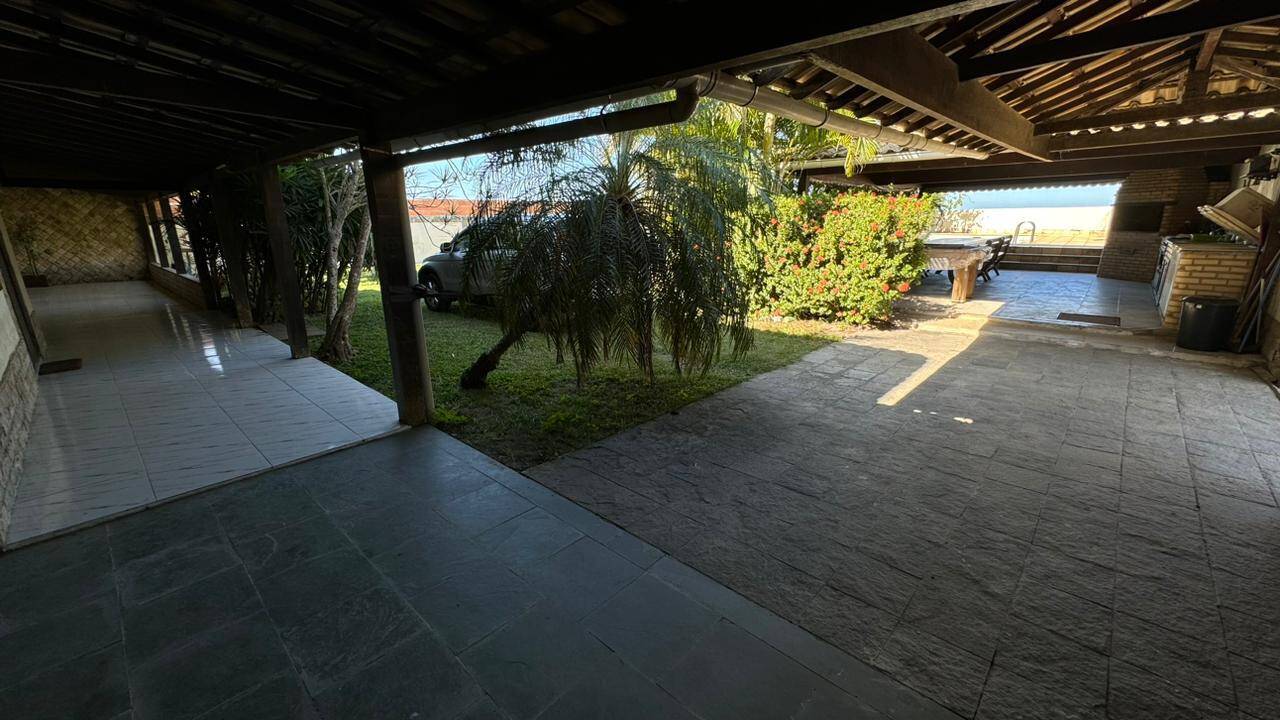 Casa para alugar com 5 quartos, 300m² - Foto 25