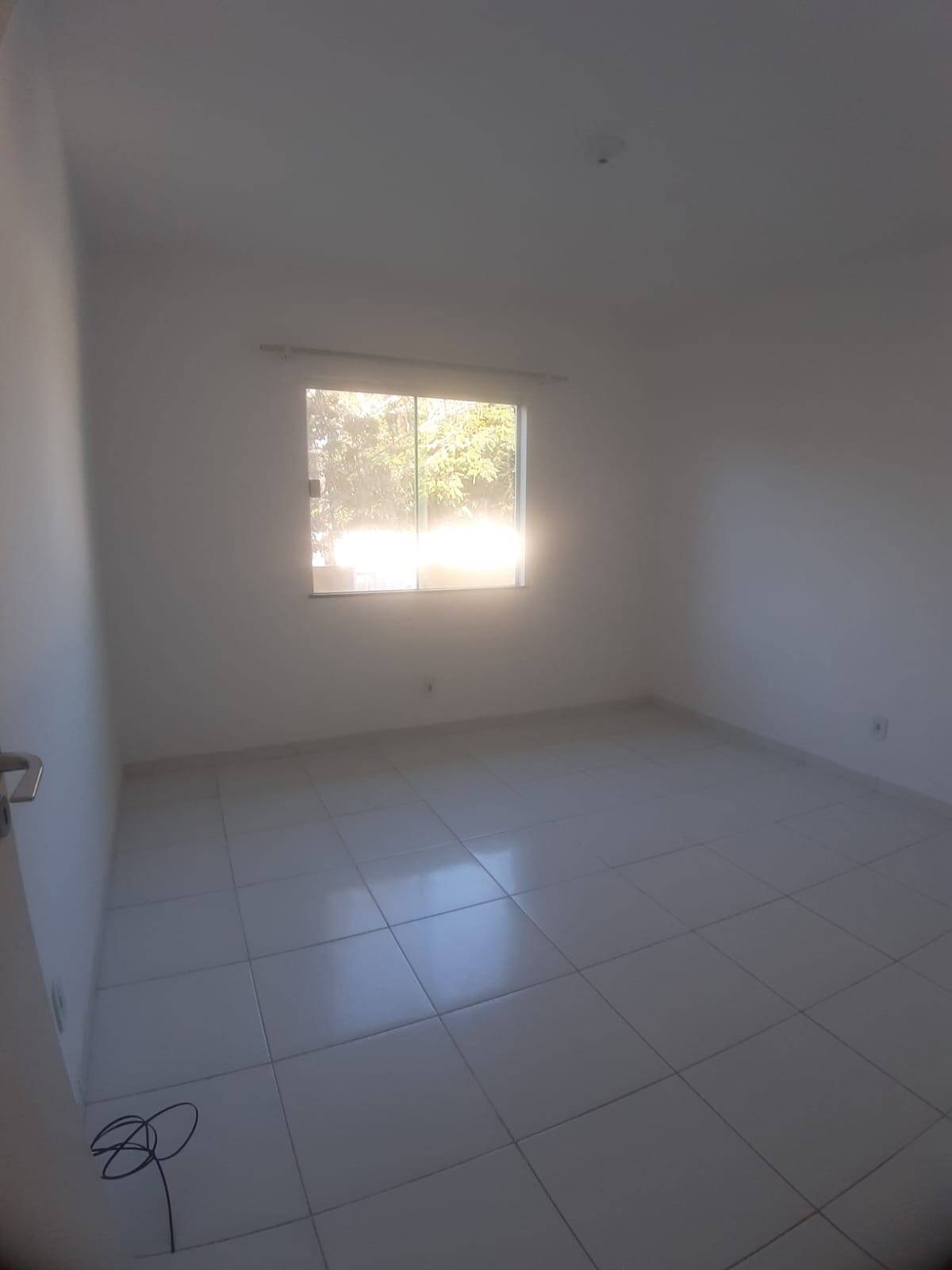 Casa à venda com 2 quartos, 80m² - Foto 2