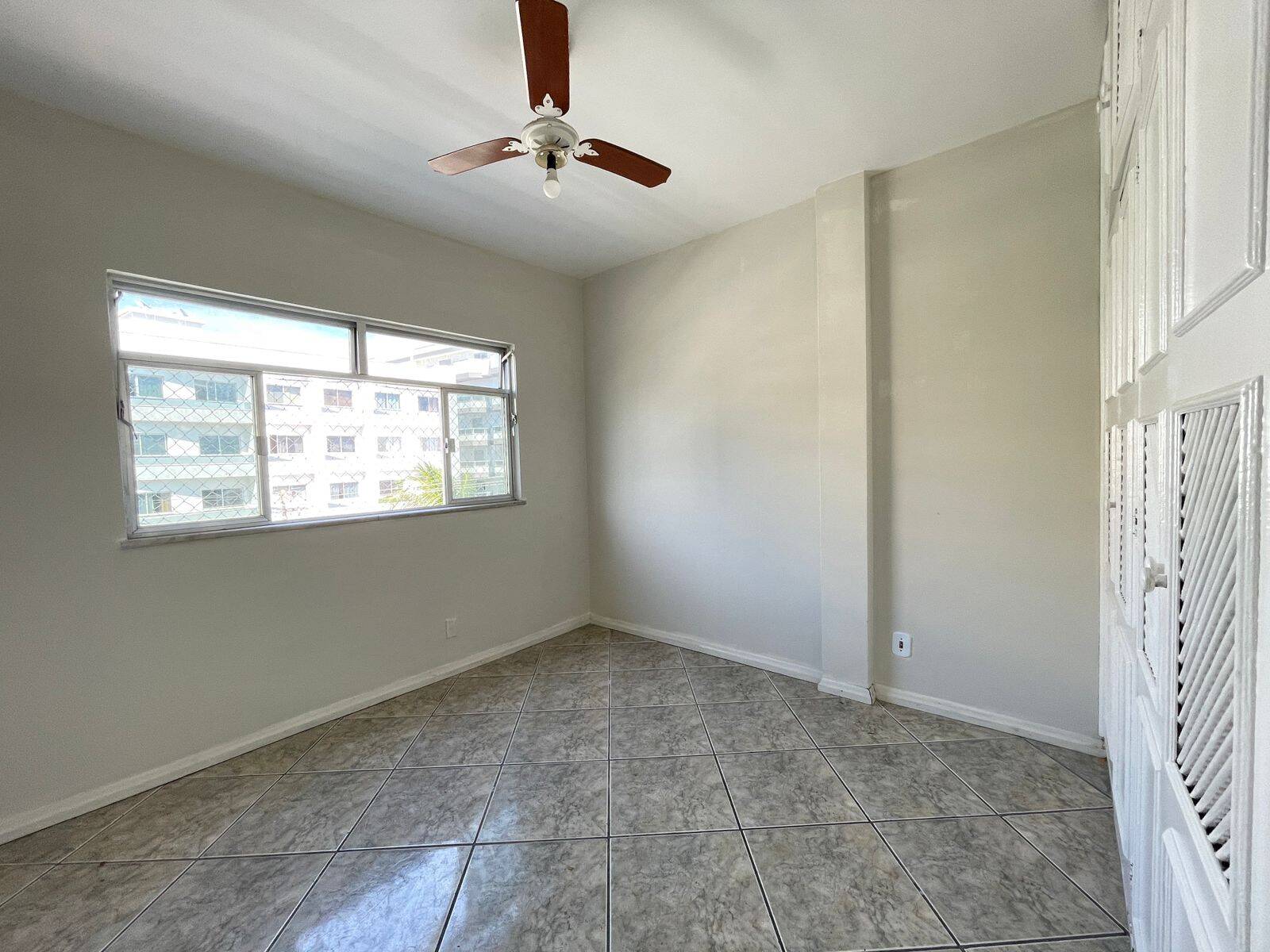 Apartamento à venda com 3 quartos, 134m² - Foto 9