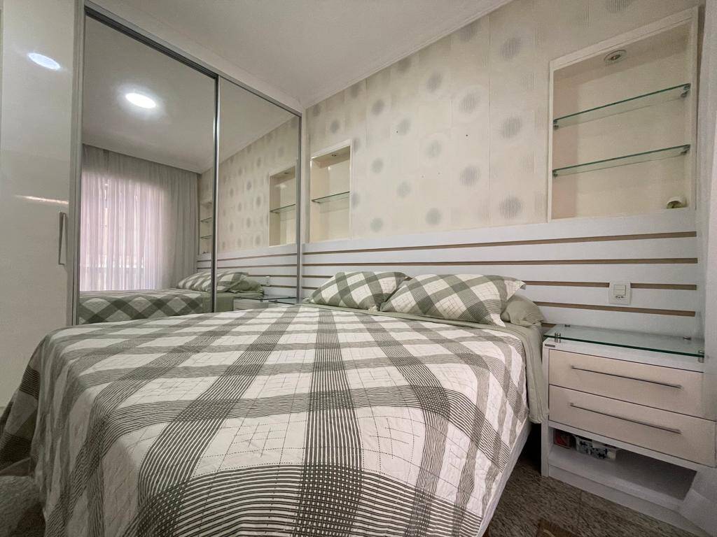 Apartamento à venda com 2 quartos, 85m² - Foto 17