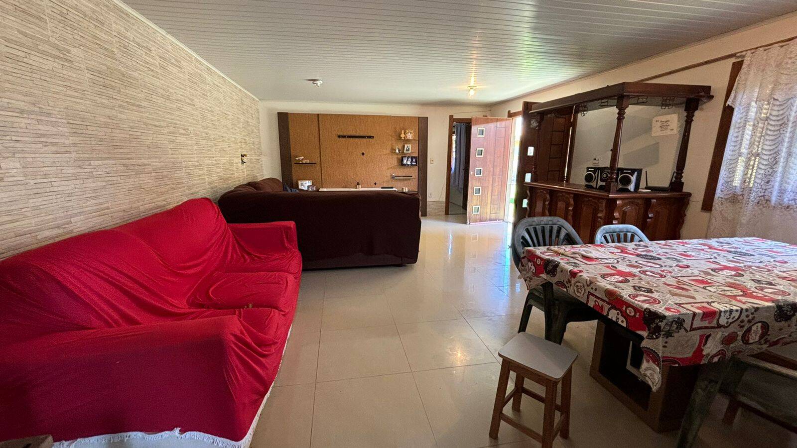 Casa à venda com 5 quartos, 204m² - Foto 4