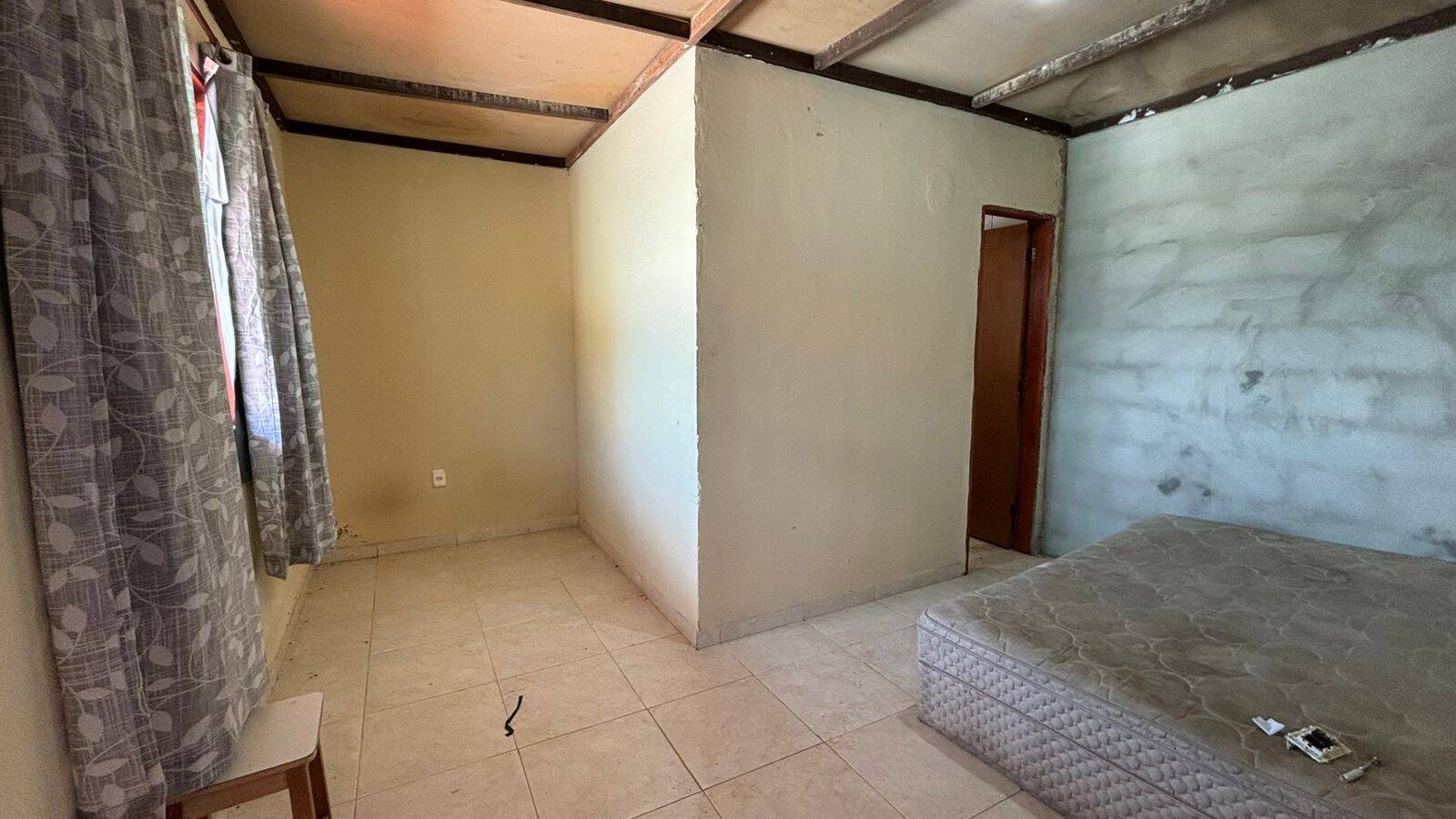 Casa à venda com 5 quartos, 204m² - Foto 23