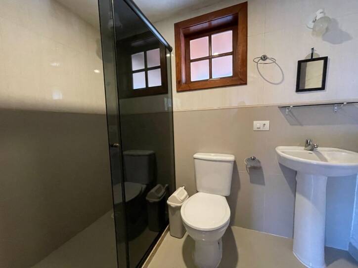 Casa de Condomínio à venda com 5 quartos, 200m² - Foto 4