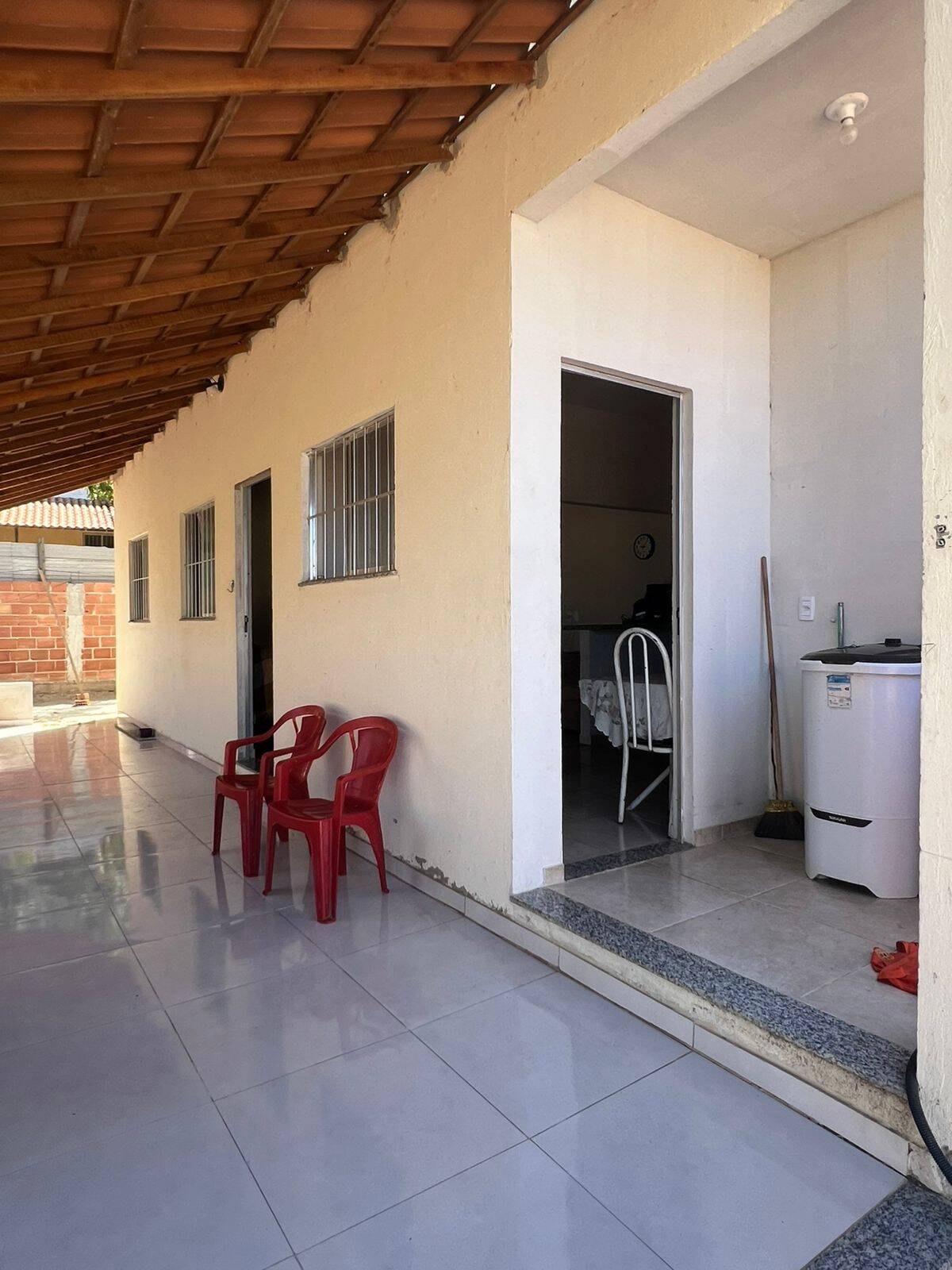 Casa à venda com 2 quartos, 60m² - Foto 3