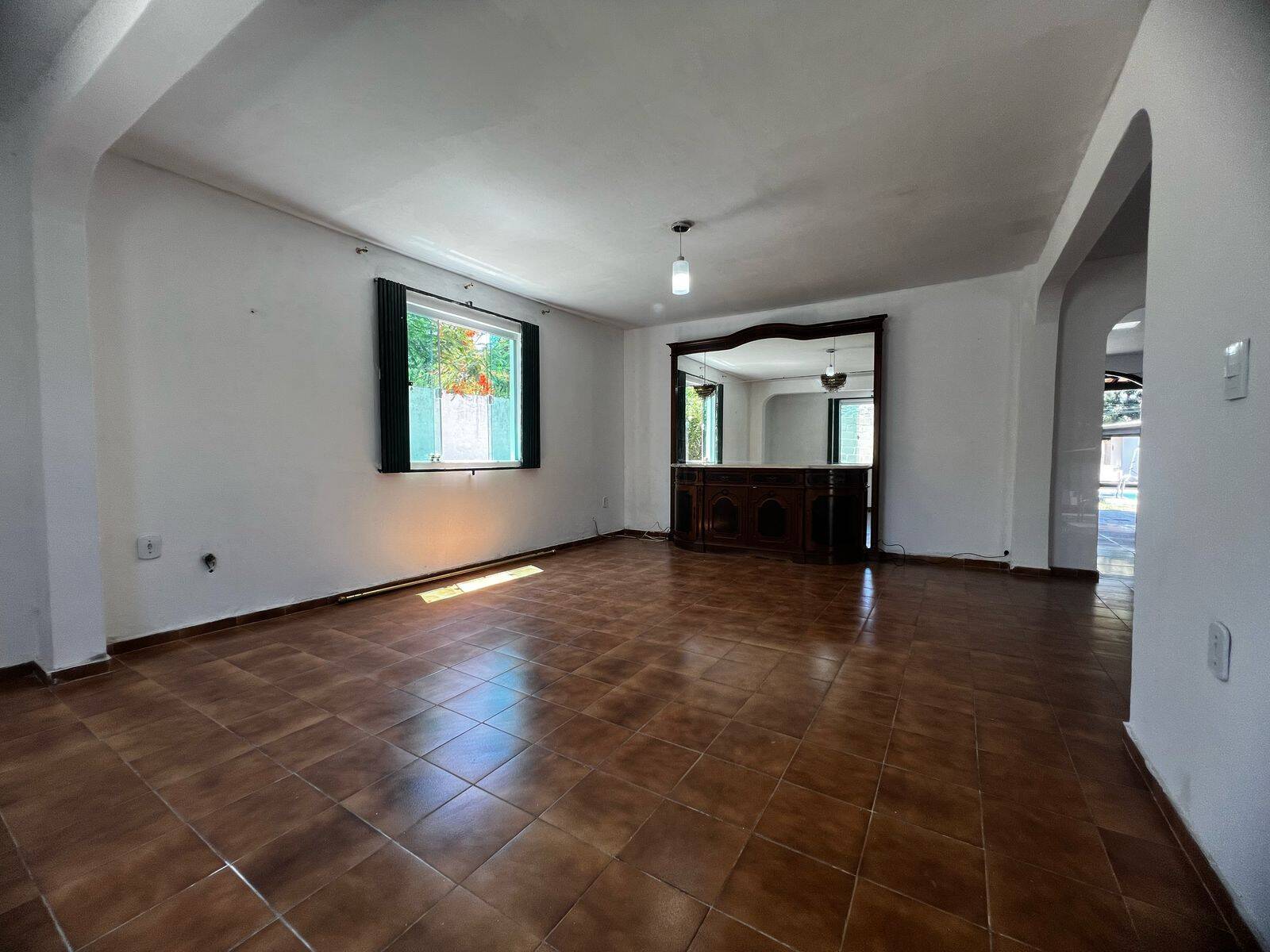 Casa para alugar com 4 quartos, 332m² - Foto 45