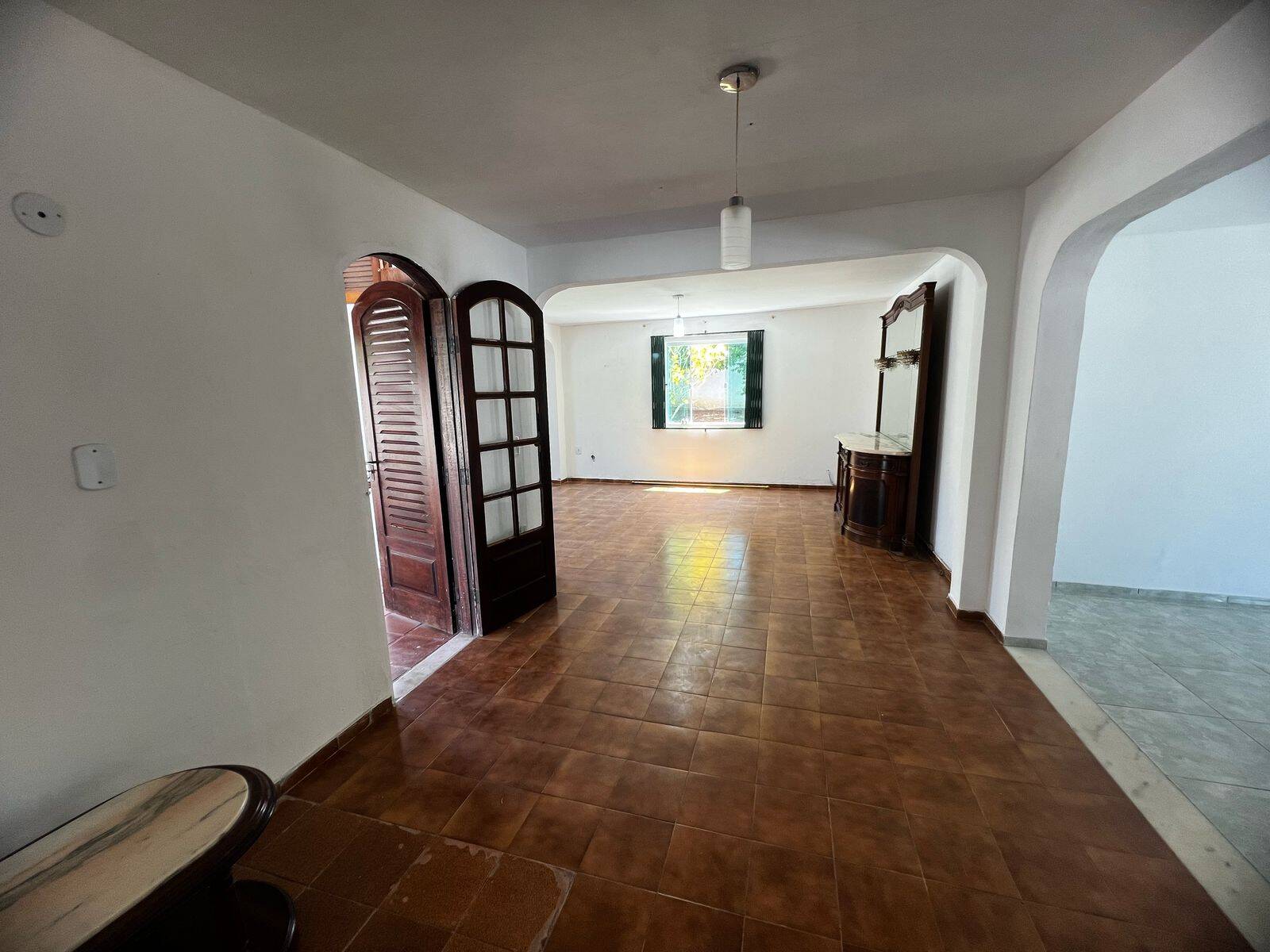 Casa para alugar com 4 quartos, 332m² - Foto 44