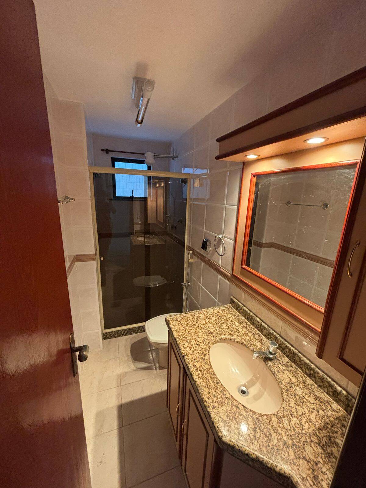 Apartamento para alugar com 3 quartos, 110m² - Foto 8