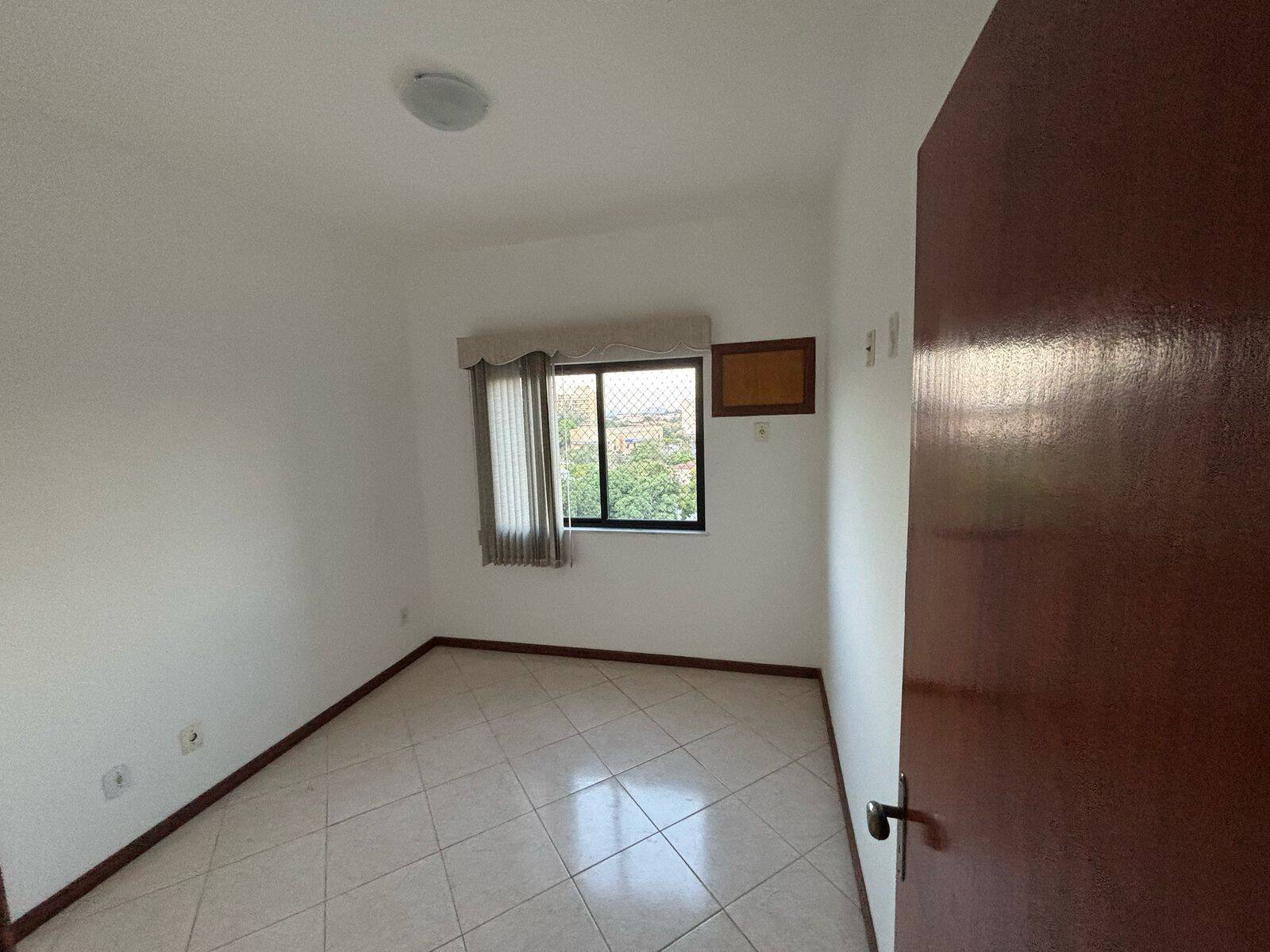 Apartamento para alugar com 3 quartos, 110m² - Foto 15