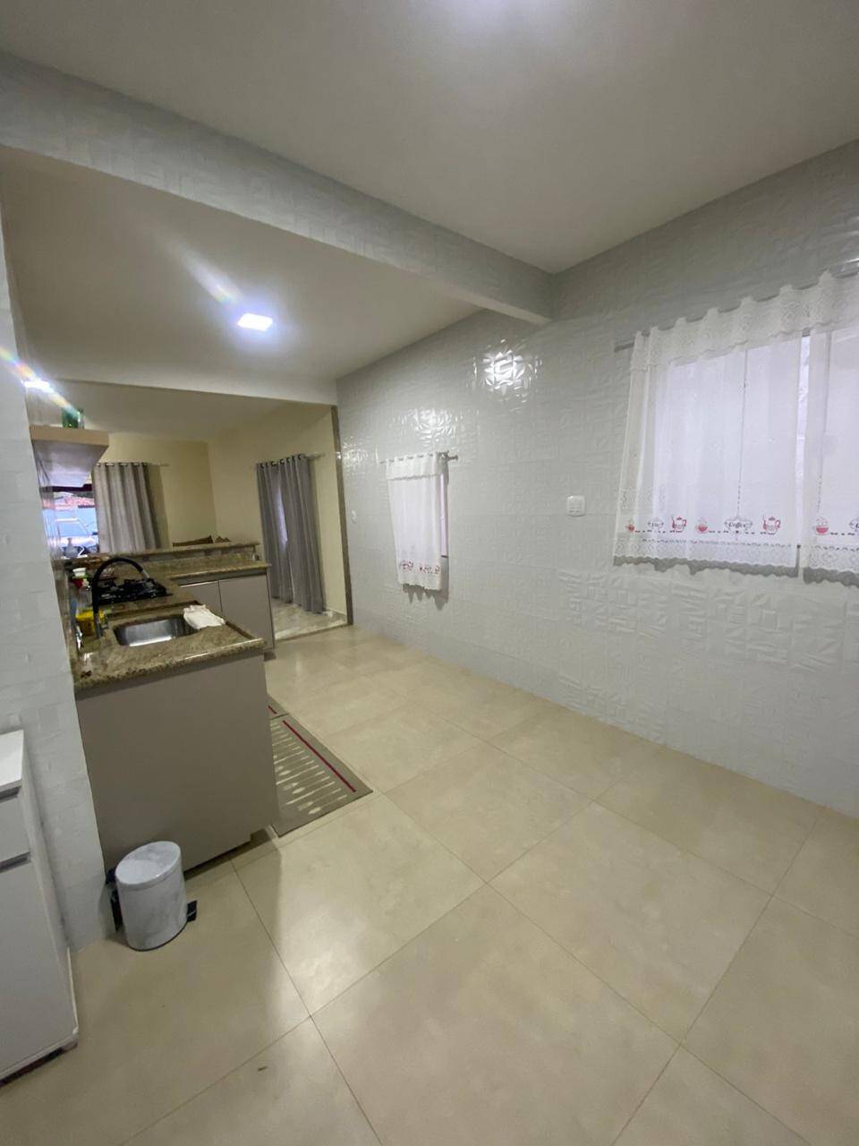 Casa para alugar com 3 quartos, 180m² - Foto 13